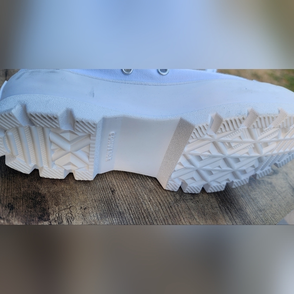 Converse White High-Top Sneakers Classic Design - Picture 9 of 10